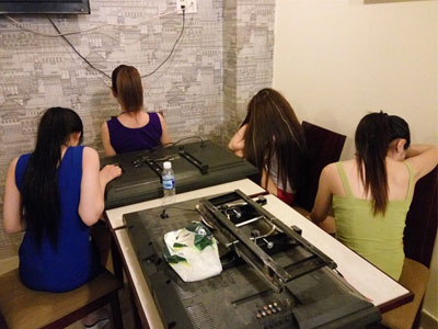 Bắt tú ông, tú bà trong vụ 18 nhân viên massage kích dục cho khách