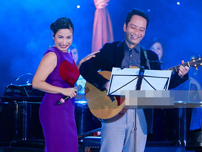 Mỹ Linh bị chồng đuổi khỏi phòng thu