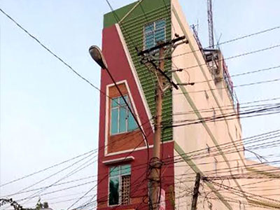 Người đàn ông bị đâm hàng chục nhát trong nhà nghỉ