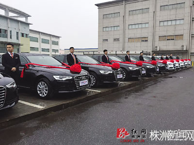 Ông chủ hào phóng mua tới 13 chiếc Audi A6 làm phần thưởng Tết cho nhân viên