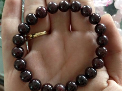 Vật phẩm phong thủy năm Bính Thân: Muốn khỏe chỉ cần đeo… vòng tay?