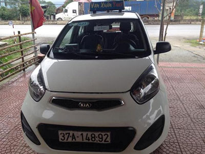 Dùng dao nhọn 25 cm đâm thủng tim tài xế taxi