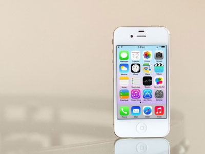 iPhone 4S chính hãng giảm giá còn 4 triệu đồng