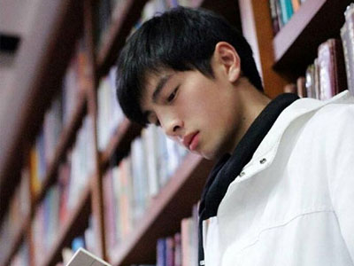 Nam thần đại học phá vỡ kỷ lục tìm kiếm trên mạng xã hội