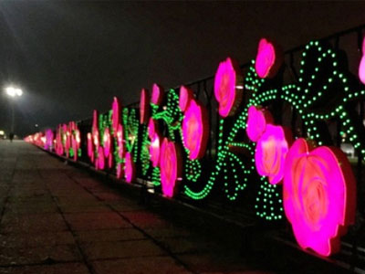 "Trang trí đang làm dung tục hóa thẩm mỹ Hà Nội"