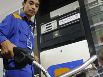 Nếu không “gánh” thuế, phí giá xăng chỉ hơn 7.800 đồng/lít