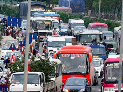 Sau 5 ngày xăng dầu giảm giá: Phải giảm giá cước vận tải