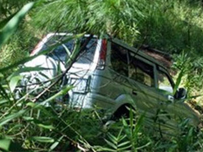 Xe ôtô đi ăn cưới về rơi xuống vực sâu, 3 người tử vong tại chỗ