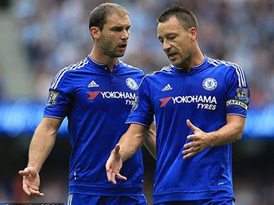 Chelsea bất ngờ mua Pato, gia hạn hợp đồng Ivanovic