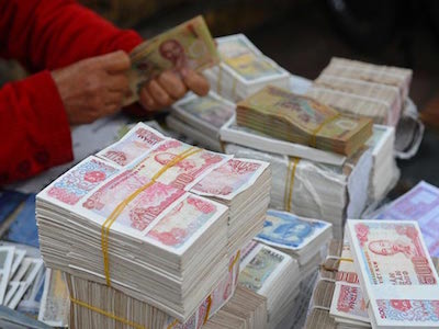 “Giá” tiền lẻ, tiền mới càng sát Tết càng cao