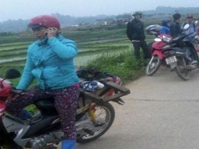Ngất xỉu vì bị nam thanh niên lạ mặt bóp cổ, sờ soạng giữa đường