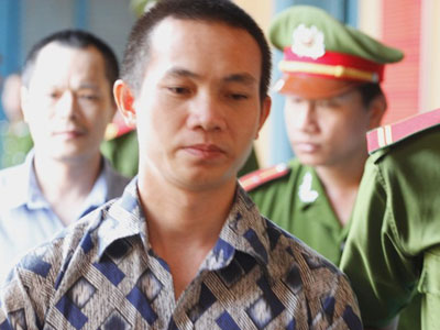 Đâm vợ nhiều nhát rồi uống thuốc sâu tự sát