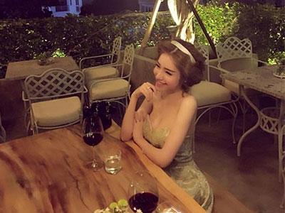 Elly Trần xinh đẹp như nữ thần sau khi lộ ảnh bên "chồng tin đồn"
