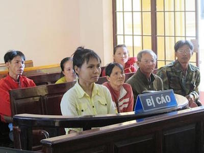 Con đánh nhau, vợ xuống tay đoạt mạng chồng