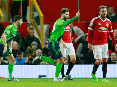 Man Utd bại trận tại Old Trafford, xa rời top 4