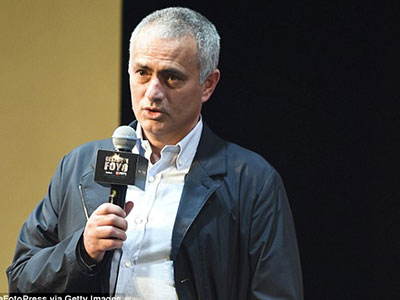 "HLV tầm cỡ như Mourinho lại phải đi gửi thư xin việc ở MU"