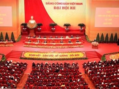 Bảy Ủy viên Bộ Chính trị tái cử Trung ương khóa XII