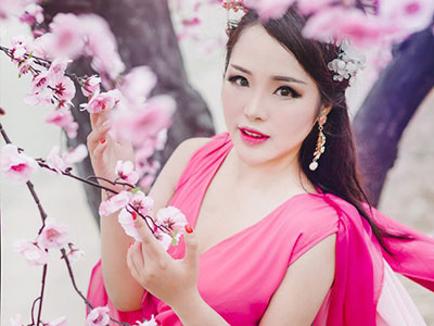 Thiếu nữ Hà thành hóa thân thành "Thái tử phi" xinh đẹp