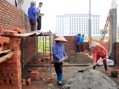 Thợ xây dựng có thu nhập trên 100 triệu/năm phải nộp thuế
