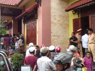 Xông vào nhà trói người, cướp của giữa ban ngày