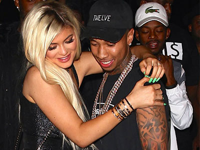 Gia đình Kardashian náo loạn với scandal tình ái mới