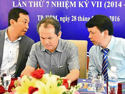 "Thay lãnh đạo VFF, bóng đá Việt Nam mới khá lên"