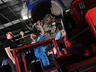 Ôtô sang chết máy sau khi đổ xăng A95: Thủ phạm là...