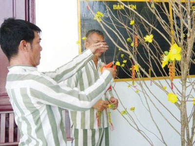 Các trùm giang hồ bật khóc trong tù vì nhớ Tết