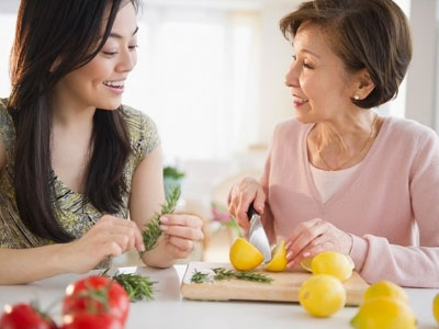 Sự thay đổi thần kì của mẹ chồng Ta sau khi được mẹ chồng Tây "giác ngộ"