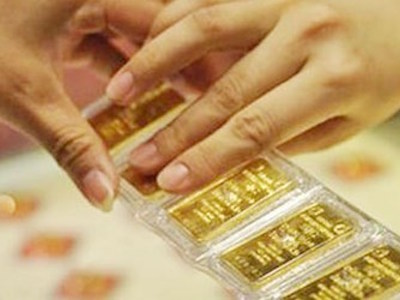 Cận Tết, USD tăng giá, vàng cùng theo chân