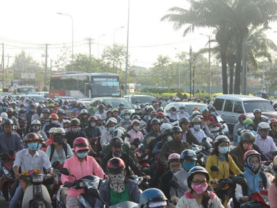 Bến xe Miền Đông, đường về miền Tây cùng kẹt cứng