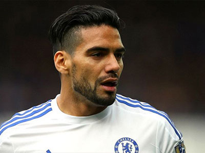 Chelsea loại Falcao, cho Pato dự Champions League