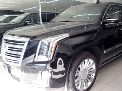 "Khủng long chúa" Escalade Platinum gần 6 tỷ đồng ở Việt Nam