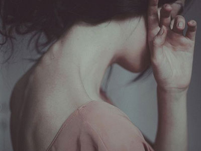 Sững sờ gặp chồng đang dọn đồ cho bồ nhí về quê ăn Tết