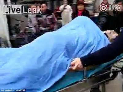 TQ: Gái mại dâm "dính chặt" vào ông lão đột quỵ