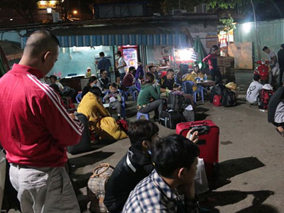 Nhà xe "gài khách", chặt chém gấp đôi, gấp ba