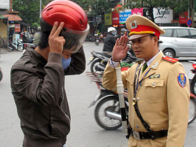 Bộ Công an sửa quy định cho CSGT trưng dụng phương tiện