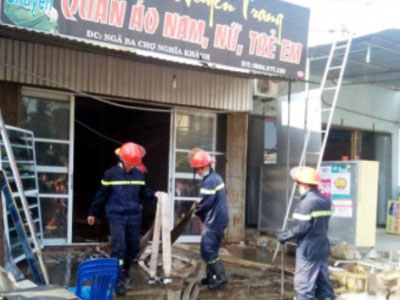 Nghịch diêm đốt nhang bàn thờ, "bà hỏa" viếng thăm ngày 28 tết