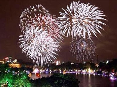 Những điểm bắn pháo hoa đêm giao thừa đón năm mới 2016 ở Hà Nội và Sài Gòn