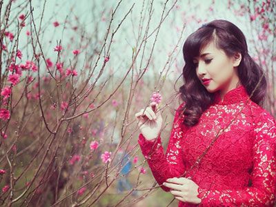 3 ngày Tết nên mặc trang phục, trang sức màu gì để nhiều may mắn?