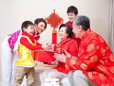 Chuyện lì xì của dâu mới