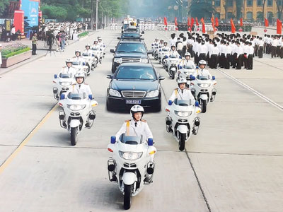 Những “kỵ binh” bảo vệ khách VIP trên đường