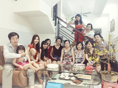 Sao Việt sum vầy ấm cúng bên người thân ngày Tết