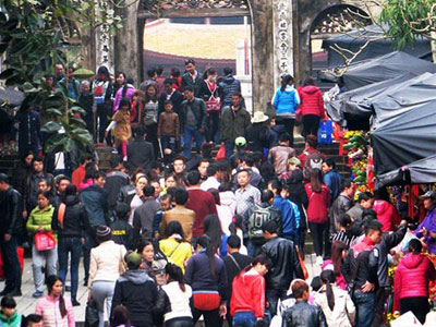 Chùa Hương chưa khai hội, du khách đã chen chân