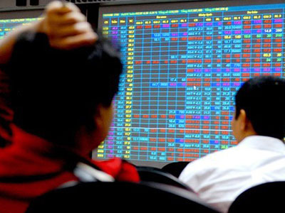 Chứng khoán rơi sâu trong phiên đầu tiên sau Tết
