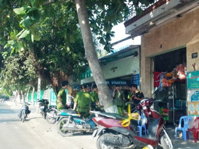 Nam sinh lớp 9 bị đâm chết trước cổng trường