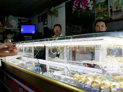 Chủ tiệm vàng nơm nớp sợ cướp