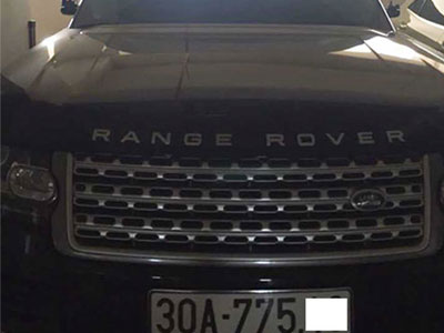 Chủ xe Ranger Rover tiền tỷ than khó tìm lại gương ở chợ Trời