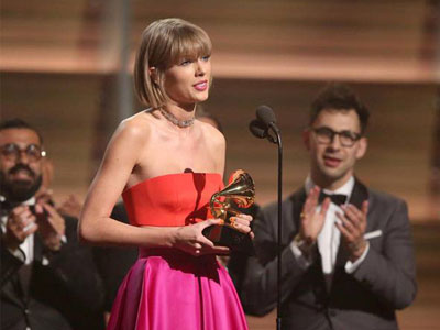 Grammys 2016: Taylor ẵm giải Album, "Ghi âm của năm" thuộc về "Uptown Funk"