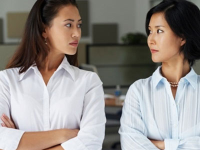 Khi mẹ chồng “ghen” với con dâu